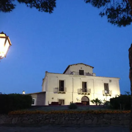 호텔 Casina Dei Mille 3*